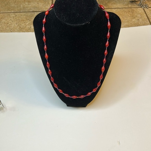 Elegant Red Beaded Necklace - Picture 1 of 6